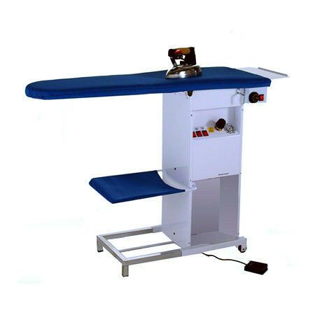 Утюжильный стол Bieffe консольного типа с подогревом, вакуумным отсосом, встроенным парогенератором и утюгом 3.5 l BF100 фото