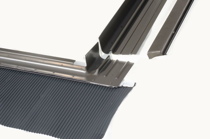 Оклады для профилированных кровельных покрытий Fakro EZV 94 x 140 см EZV-09 фото